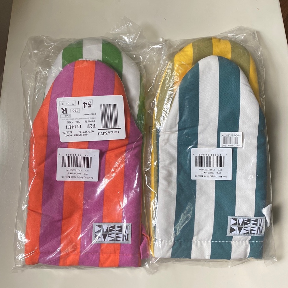 Dusen and Dusen Oven Mitts